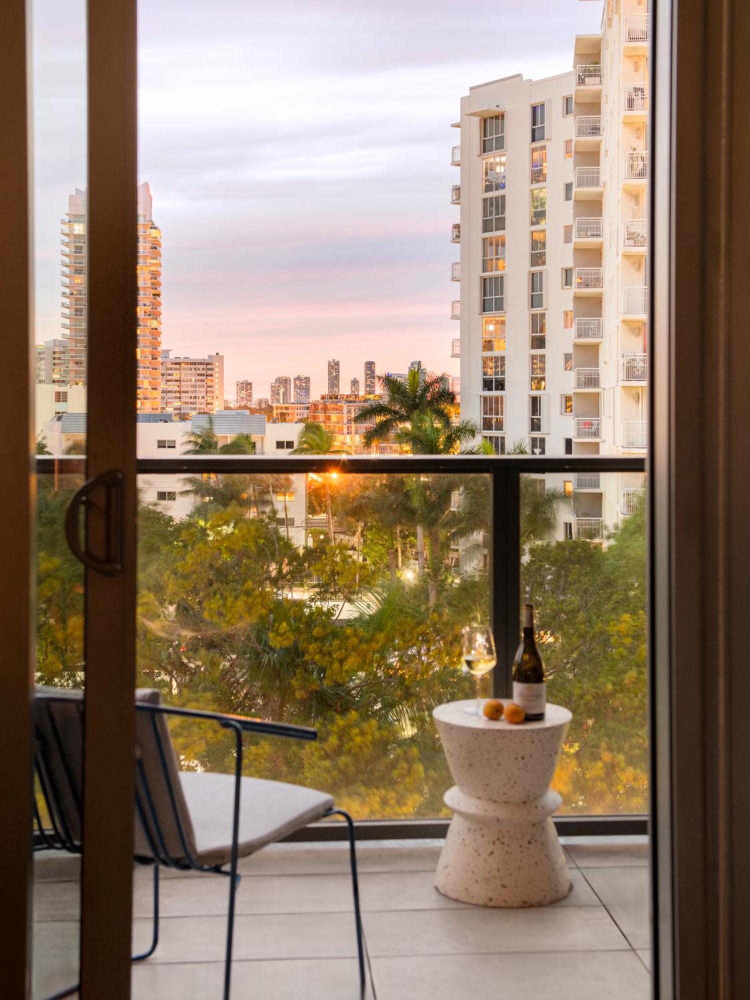 Sonder By Marriott Bonvoy 17West Apartments ไมอามีบีช ภายนอก รูปภาพ